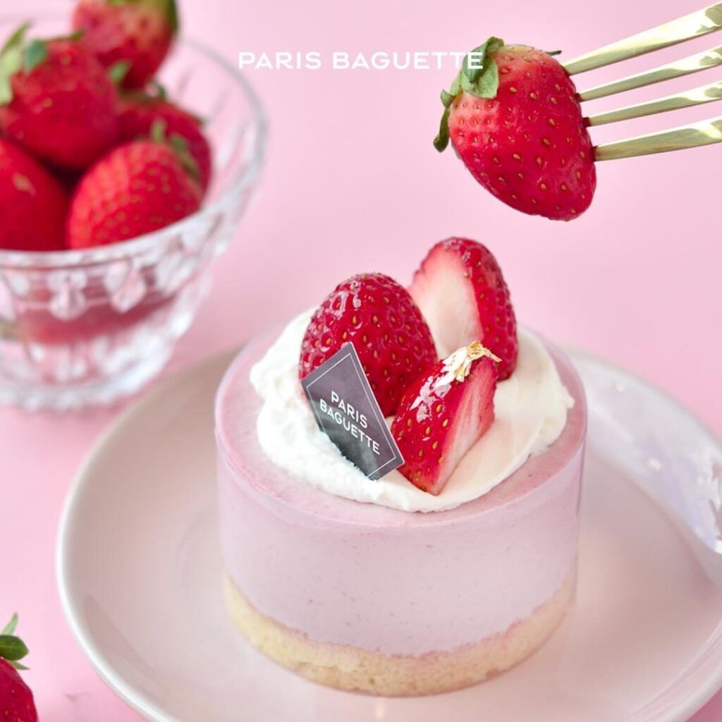 Very Strawberry Yogurt Cheesecake