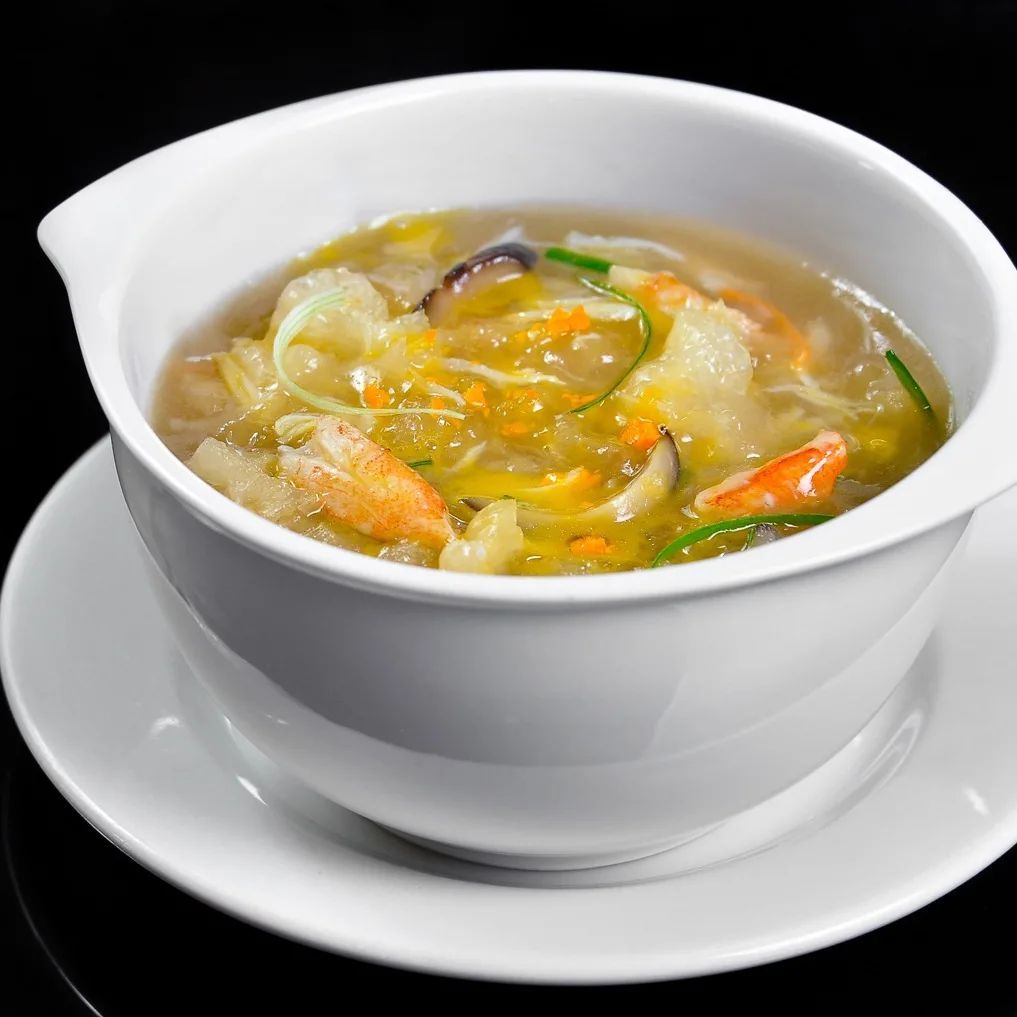 Crab meat fish maw soup