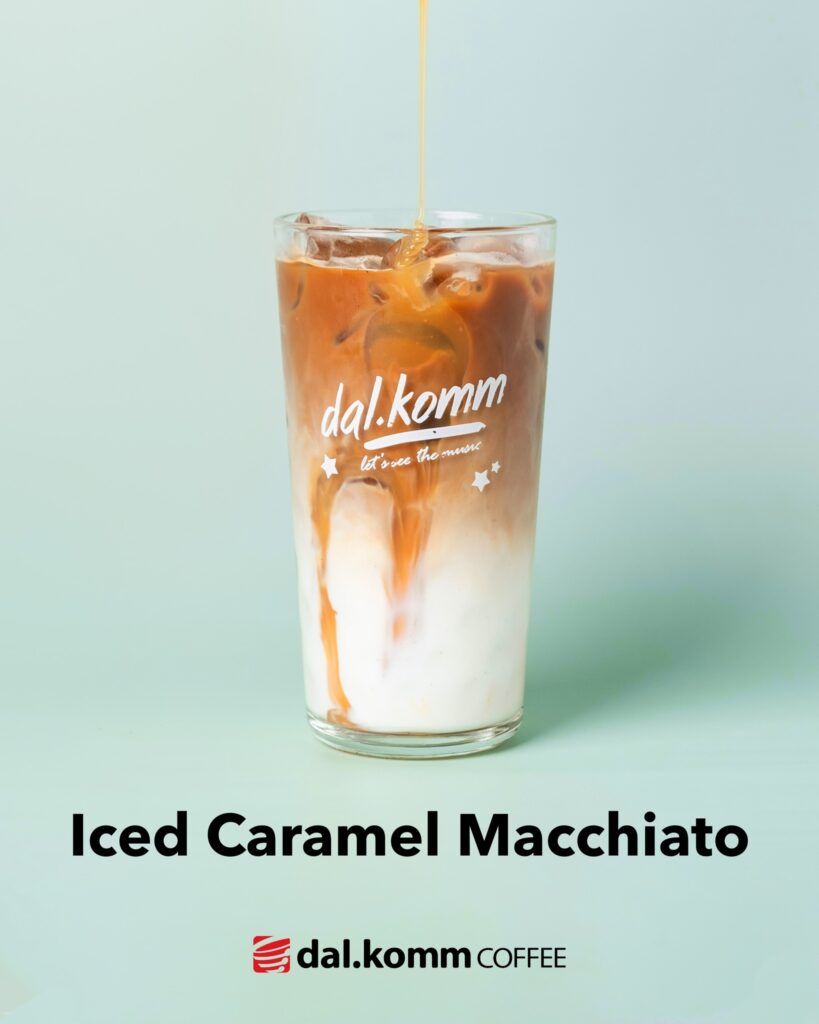 Iced caramel macchiato