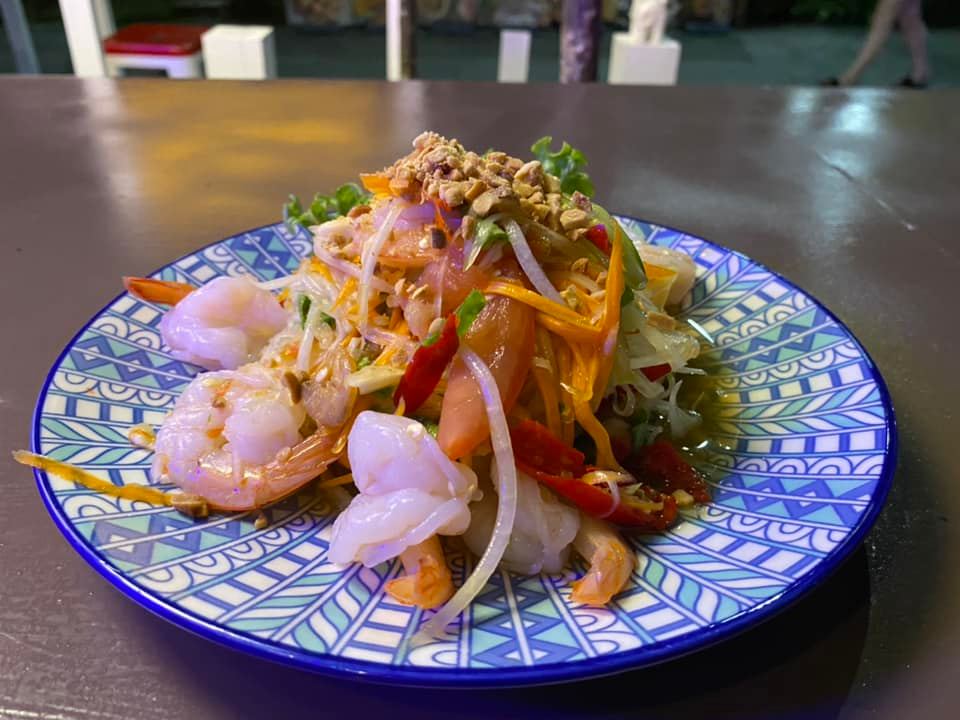 Thai papaya salad with seafood